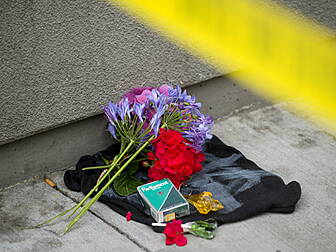 Victims families arriving in B...